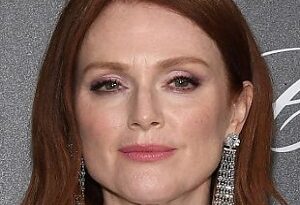Julianne Moore Jung