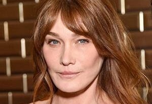 Carla Bruni Jung