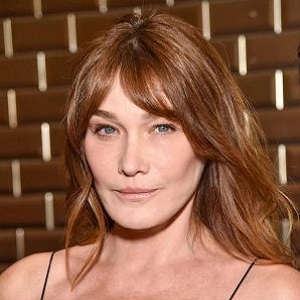 Carla Bruni Jung
